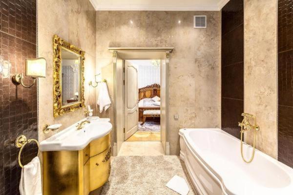 Vip Apartments Dipservice Hall มินสก์ ภายนอก รูปภาพ